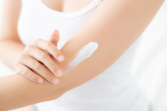 Jaga Kelembaban Kulitmu dengan Hand and Body Lotion Setiap Hari - Menteng Farma