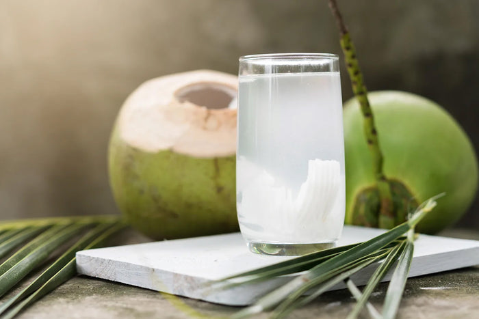 Minuman Ion vs Air Kelapa: Mana Lebih Sehat untuk Berbuka?