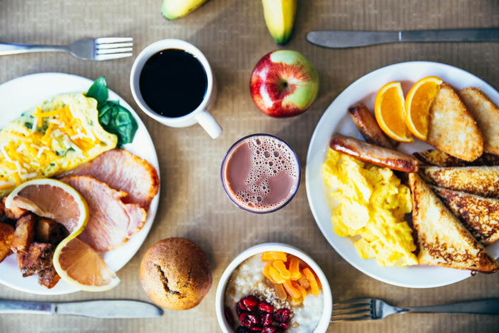 Sahur Tinggi Protein vs Tinggi Karbohidrat: Mana Lebih Tahan Lapar Saat Puasa?