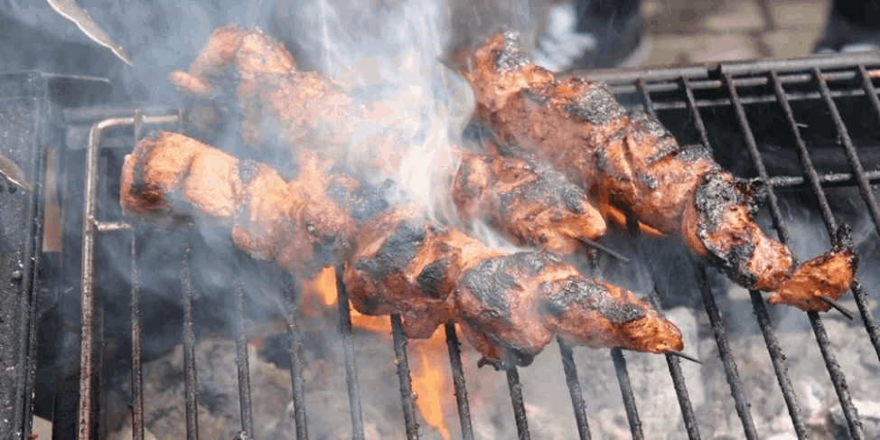 Dampak Sering Mengonsumsi Makanan Bakar-Bakar: Apa yang Perlu Anda Ketahui - Menteng Farma