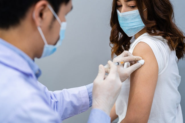 Apakah Vaksin Dapat Membatalkan Puasa? Penjelasan Ilmiah dan Perspektif Agama