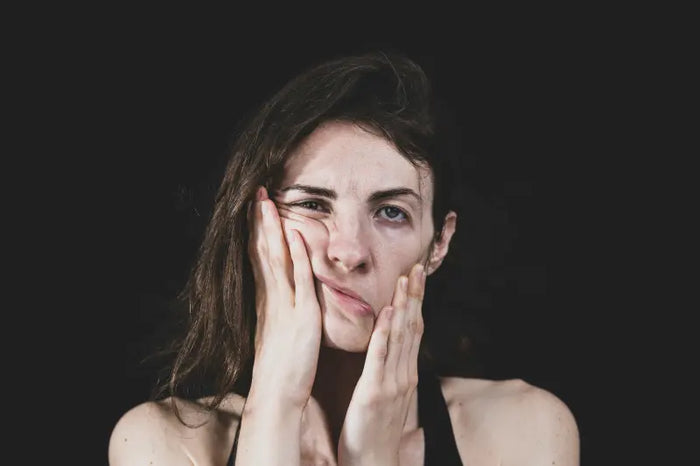 Fenomena Cortisol Face: Apakah Stres Benar Bisa Mengubah Bentuk Wajah?