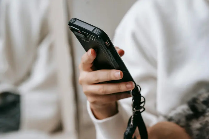 Brain Rot Akibat Scroll TikTok Terlalu Lama: Mitos atau Fakta Medis?