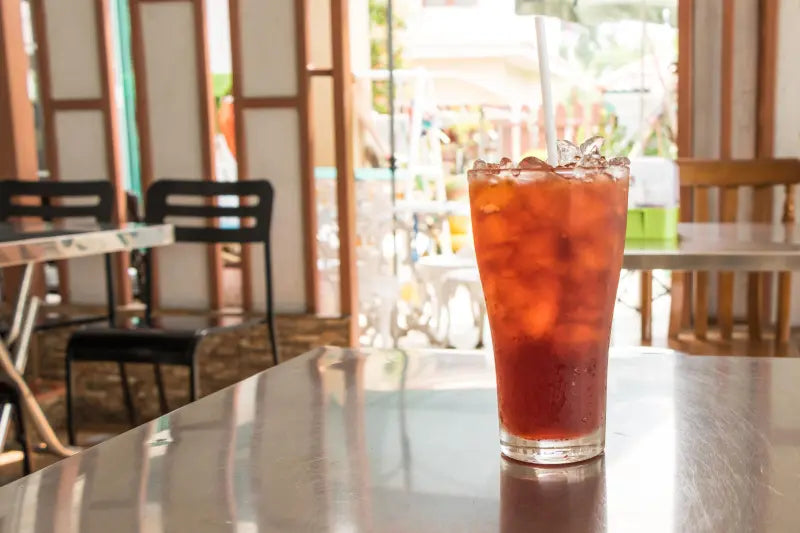Cuaca Panas Bikin Ingin Minum Es Teh Manis Terus? Perhatikan Asupan Gula Harian
